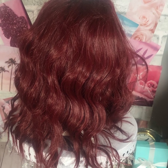 Dark Red Wavy Bob with Bangs - New Never Worn - Picture 3 of 4
